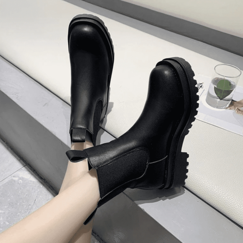 CHELSEA boots