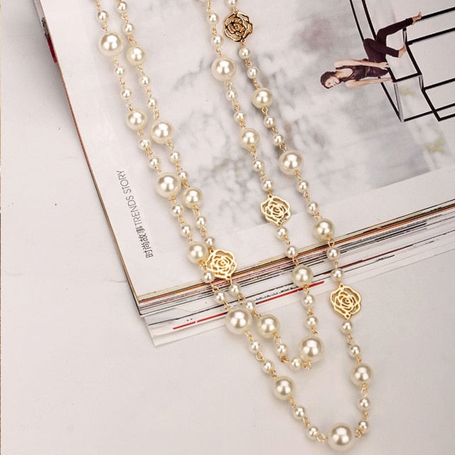 COCO CAMELIA pearl necklace