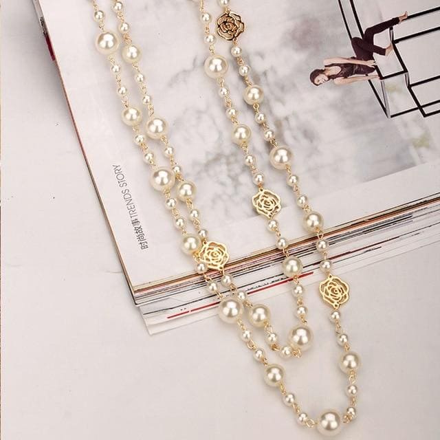 CAMELIA pearl necklace